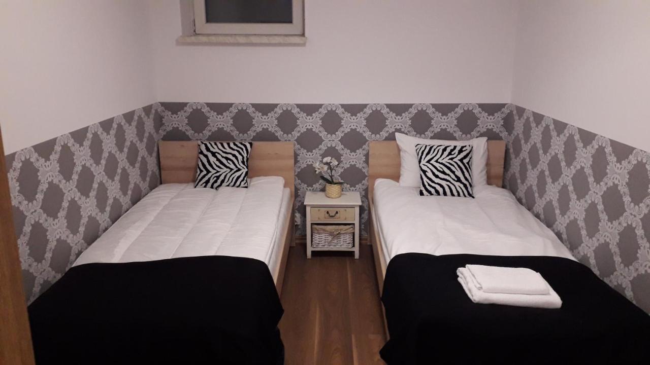 Apartament Villa Magnolia ออชเวียนชิม ภายนอก รูปภาพ