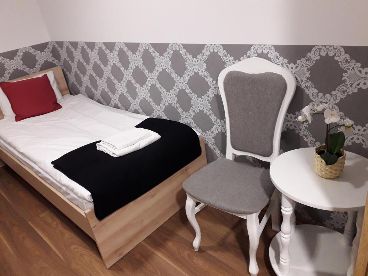 Apartament Villa Magnolia ออชเวียนชิม ภายนอก รูปภาพ