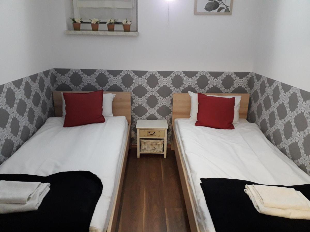 Apartament Villa Magnolia ออชเวียนชิม ภายนอก รูปภาพ